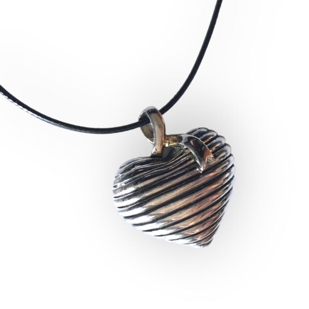 Silver tone striped heart pendant necklace